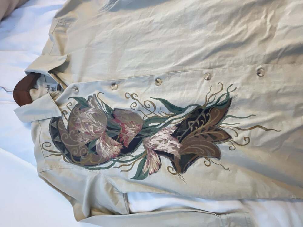 Vintage Hand Painted Floral Long Sleeve Button Down Shirt
Sz L
Cotton